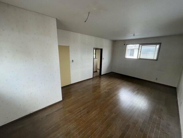5LDK House with Large Warehouse in Yamagata City - Thumbnail 4
