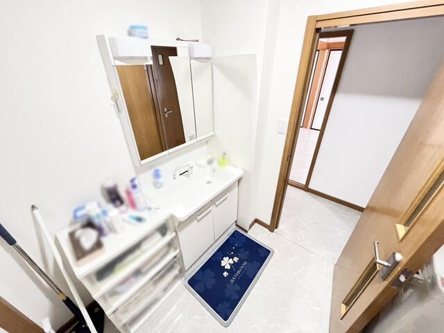 6LDK House for Sale in Nagoya's Minami Ward with Garden and Parking - Thumbnail 3
