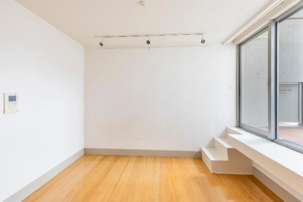 1K Apartment for Sale in Meguro, Tokyo - 26.76 sqm - Thumbnail 2