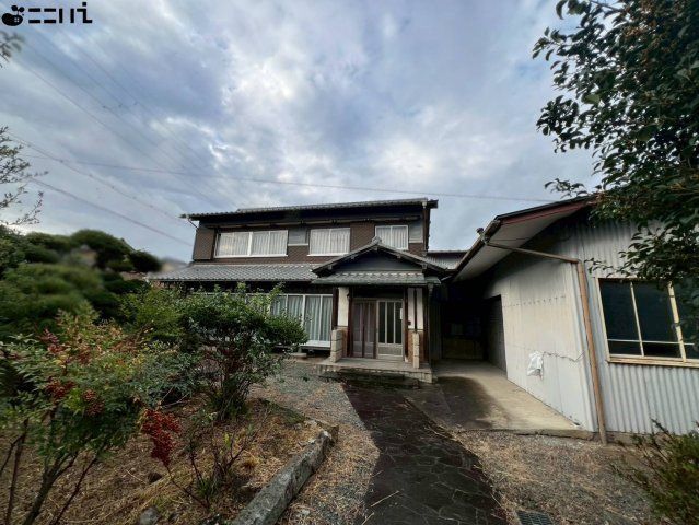8DK Detached House on 535 sqm Corner Lot in Tatsuno, Hyogo - Thumbnail 2