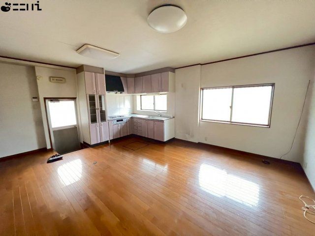 8DK Detached House on 535 sqm Corner Lot in Tatsuno, Hyogo - Thumbnail 4