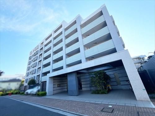 Renovated 3LDK Apartment in Nakano, Tokyo - Lions Stage Nakano Central - Thumbnail 3