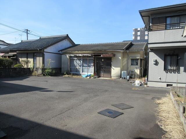 1995 4LDK House for Sale in Kagoshima City on 413 sqm Land - Thumbnail 2