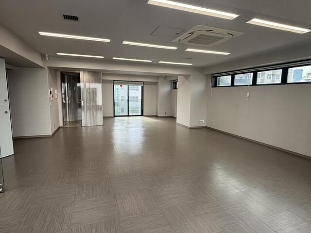 Modern Office for Rent in Sumida, Tokyo - Gaisen Center Building - Thumbnail 3