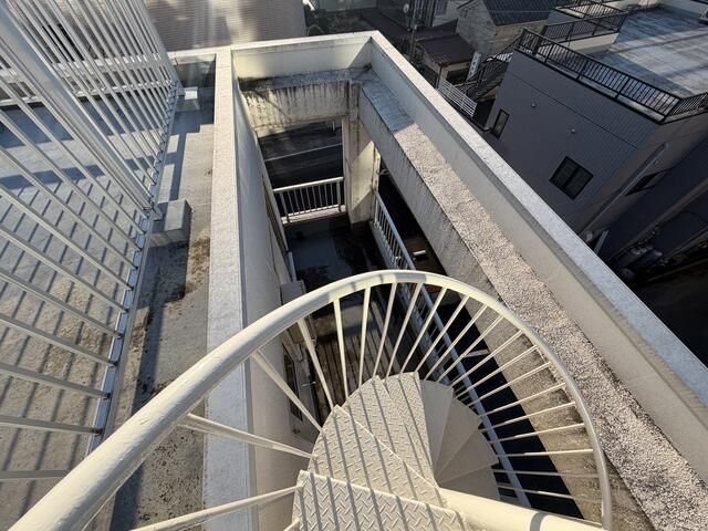 Commercial Shop/Office for Rent in Ageo, Saitama - 76.4 sqm - Image 1