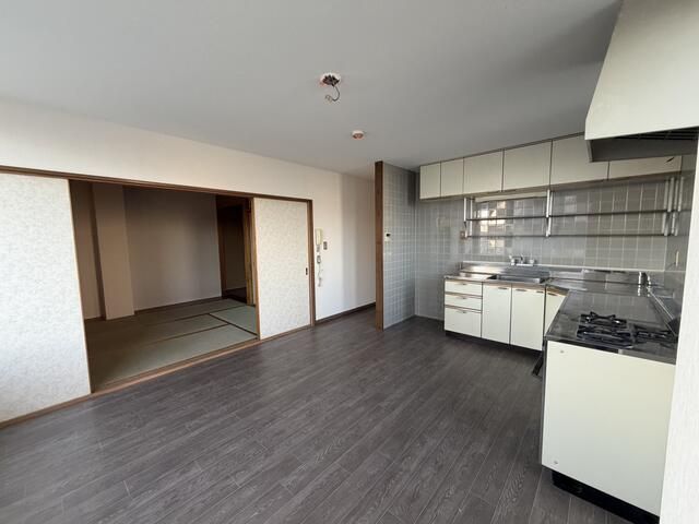 Commercial Shop/Office for Rent in Ageo, Saitama - 76.4 sqm - Thumbnail 4