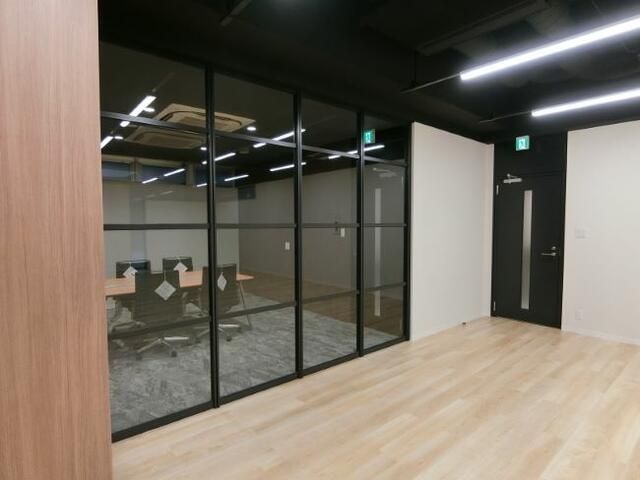 138 sqm Office for Rent in Shinjuku, Tokyo with 24hr Security - Thumbnail 4