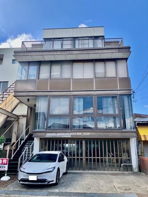 1973 Steel-Frame 9DK House with Seismic Retrofit in Kanazawa - Main Image