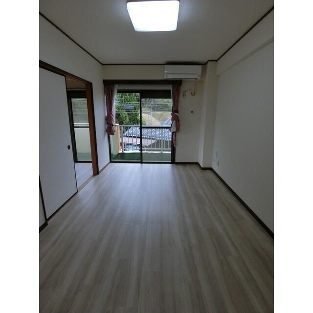 2DK Apartment for Rent in Kaga City, Ishikawa - 24,000 Yen - Thumbnail 4