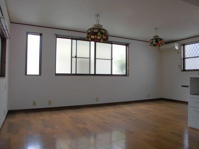 3LDK Detached House for Rent in Saitama City Central Ward - Thumbnail 2