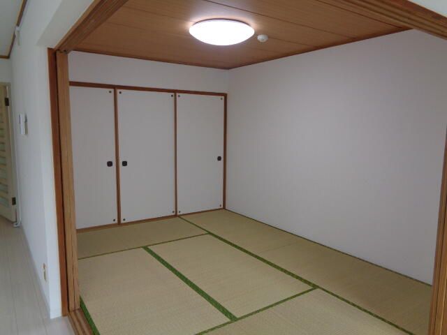 3LDK Apartment for Sale in Central Sapporo, Hokkaido - Thumbnail 4