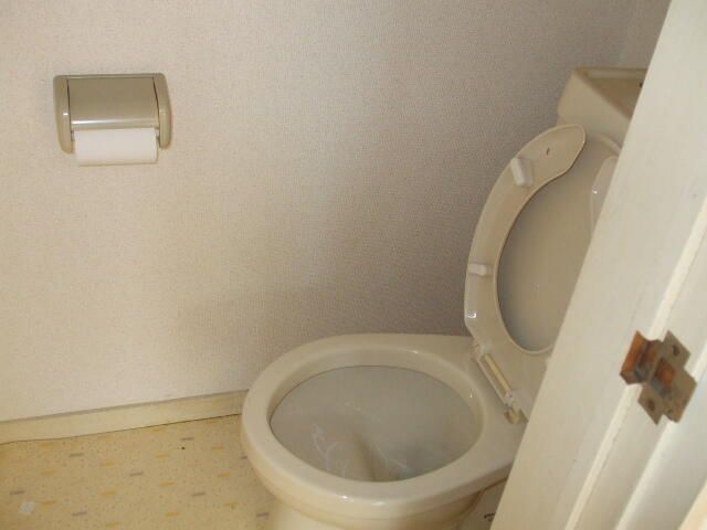 Light Ko-op 2DK Apartment for Rent in Nagareyama, Chiba - Thumbnail 2