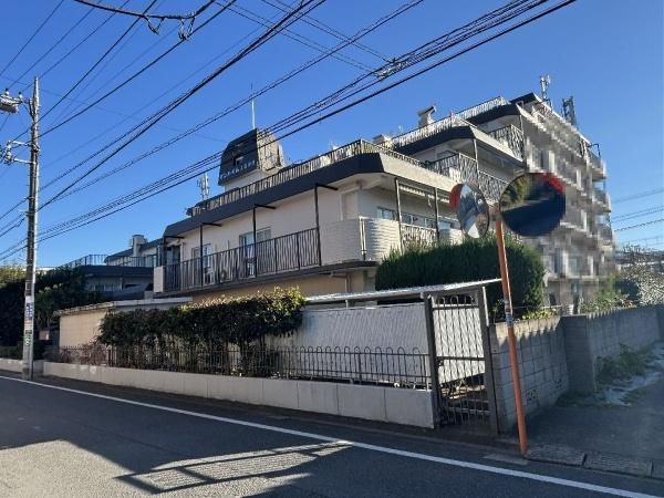 4DK Used Apartment for Sale in Kami-Shakujii, Nerima - Thumbnail 2