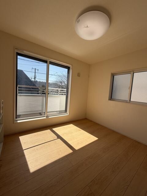 Modern 3LDK House in Yokosuka Near Kinugasa Station - Thumbnail 4