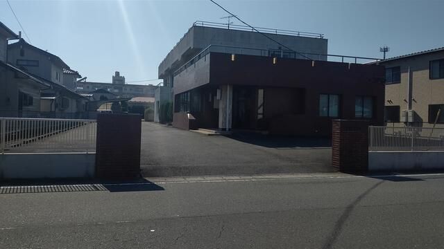 Former Clinic with Residence in Ishinomaki, Miyagi – RC 3-Story - Thumbnail 2