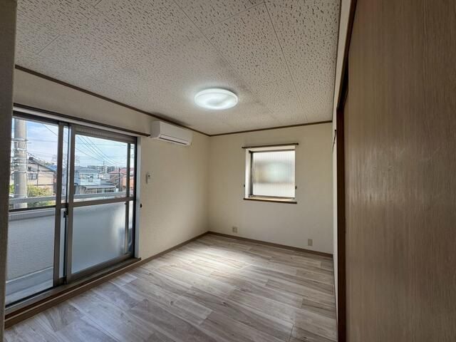 1K Apartment for Rent in Moroyama, Saitama - 19.60 sqm - Thumbnail 4