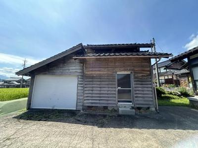 10DK House with Land and Warehouses for Sale in Nanto, Toyama — House, Nanto, Toyama