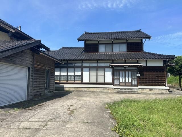 10DK House with Land and Warehouses for Sale in Nanto, Toyama - Thumbnail 2