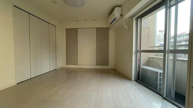 1LDK Apartment for Sale Near Meguro Station, Shinagawa, Tokyo - Thumbnail 2