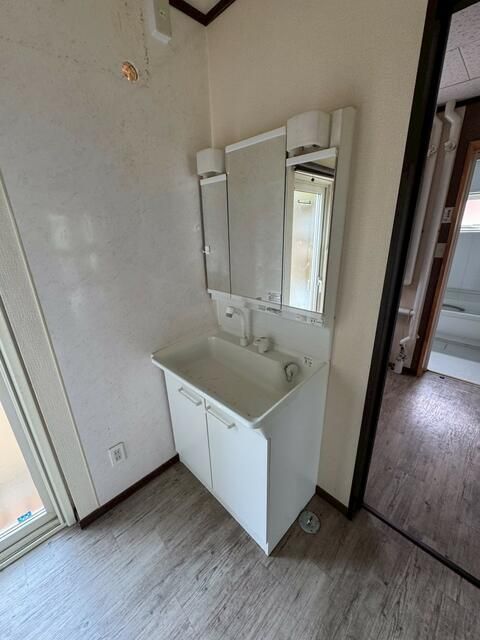 Spacious 3SLDK House on Large 2100㎡ Plot in Abira, Hokkaido - Thumbnail 3