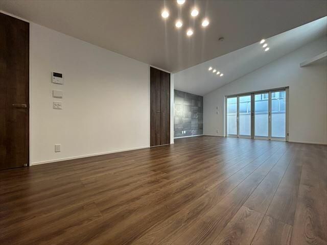 New Build House in Denenchofu, Tokyo with Leasehold Land - Thumbnail 3