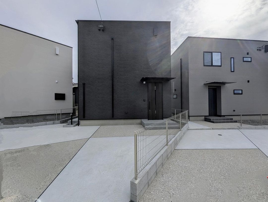 New 4LDK House in Omura, Nagasaki with 3 Parking Spaces - Main Image