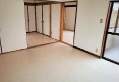3DK Apartment for Rent in Higashimatsuyama, Saitama - Thumbnail 2