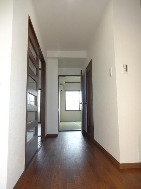 2DK Apartment for Rent in Kawasaki-shi, Kanagawa - 38.50 sqm - Thumbnail 2