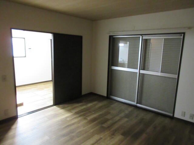 3LDK Rental House in Isogo-ku, Yokohama - 88.2 sqm - Thumbnail 2