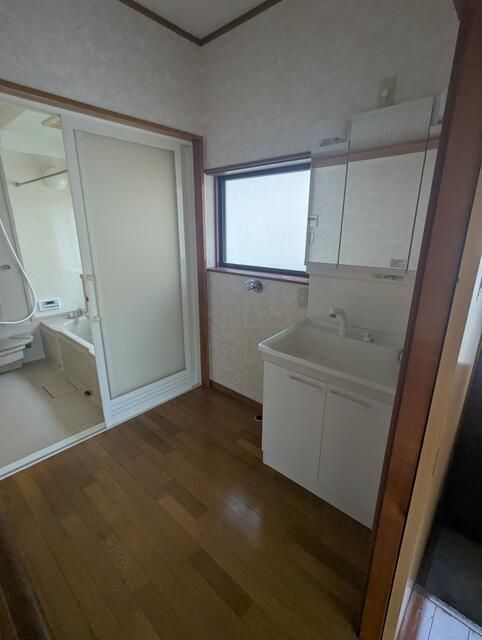 8DK Family House in Niigata with 224㎡ Land and Free Parking - Thumbnail 2