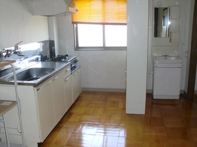 2DK Apartment for Rent in Aizuwakamatsu, Fukushima - Thumbnail 3