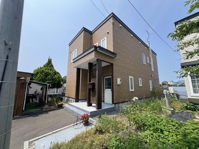 4LDK House in Sapporo Toyohira-ku with Garden and Underfloor Heating - Image 7