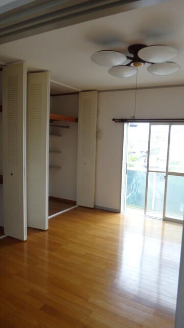 1DK Apartment for Rent in Miura, Kanagawa - 33.05 sqm - Thumbnail 2