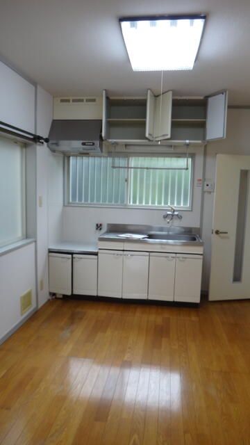 1DK Apartment for Rent in Miura, Kanagawa - 33.05 sqm - Thumbnail 3