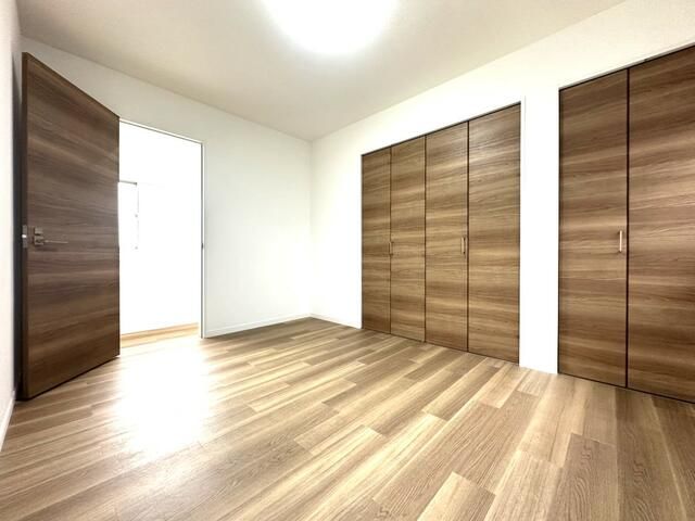 2LDK House for Sale in Urayasu, Chiba with Spacious Living Area - Image 22