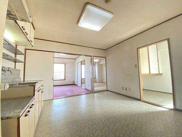 Asahi Heights 2DK Apartment for Sale in Hakodate, Hokkaido - Thumbnail 2