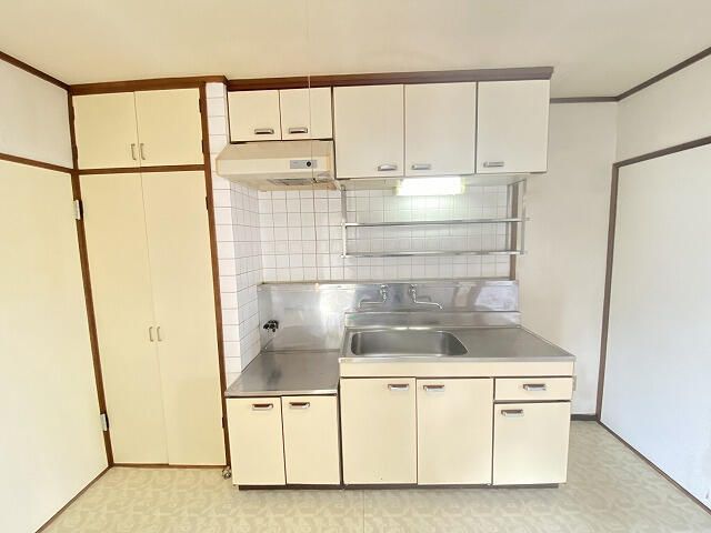 Asahi Heights 2DK Apartment for Sale in Hakodate, Hokkaido - Thumbnail 4