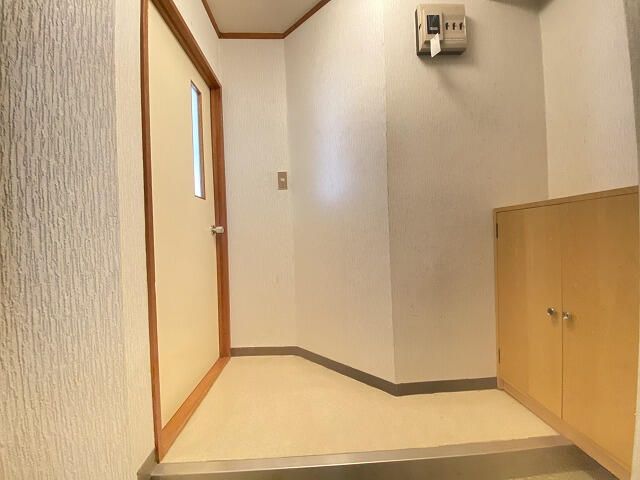 Asahi Heights 2DK Apartment for Sale in Hakodate, Hokkaido - Thumbnail 3