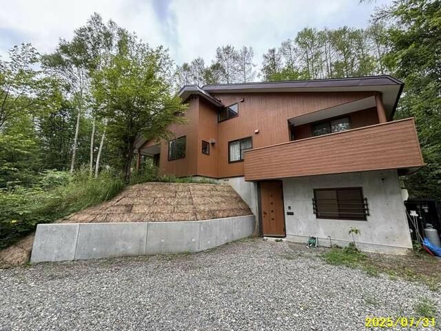 Spacious 3SLDK Wooden House on Large Plot in Asahikawa - Image 7