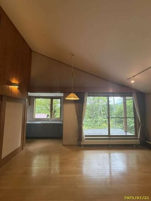Spacious 3SLDK Wooden House on Large Plot in Asahikawa - Image 22