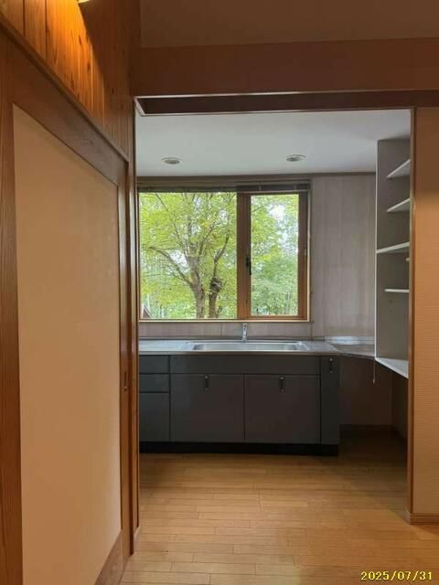 Spacious 3SLDK Wooden House on Large Plot in Asahikawa - Image 22