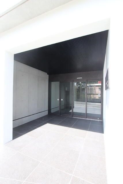 Modern 1K Apartment for Rent in Shinjuku, Tokyo - REVERE RESIDENCE - Thumbnail 2