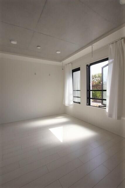 Modern 1K Apartment for Rent in Shinjuku, Tokyo - REVERE RESIDENCE - Thumbnail 3