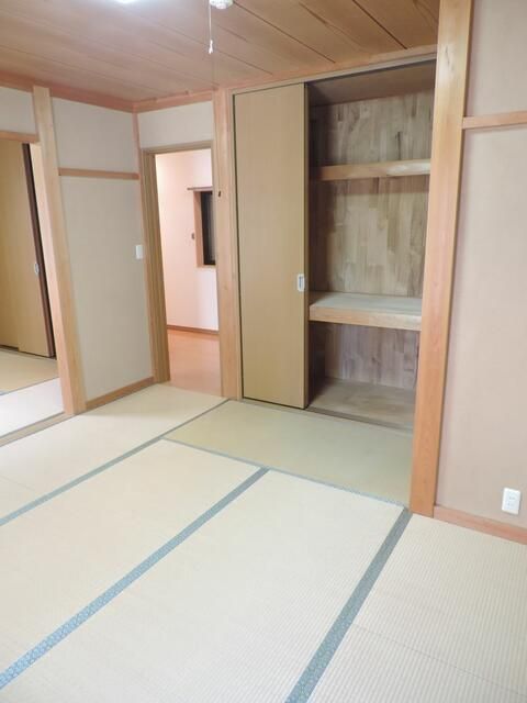 3DK Detached House for Rent in Mizue, Edogawa, Tokyo - Thumbnail 4