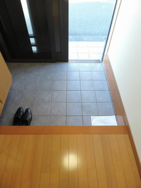 3DK Detached House for Rent in Mizue, Edogawa, Tokyo - Thumbnail 2