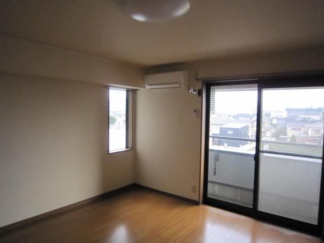 1K Apartment for Rent in Nonoichi, Ishikawa - 41,000 Yen - Thumbnail 3
