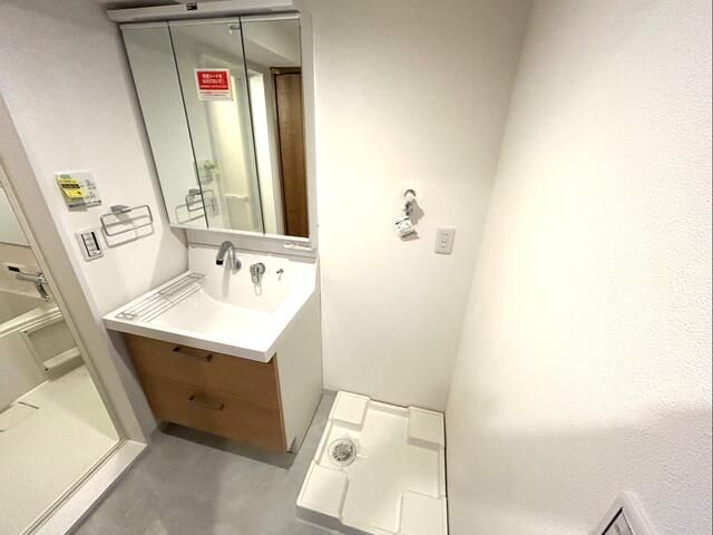 2LDK Apartment for Sale in Itabashi, Tokyo - 49.87 sqm - Thumbnail 4
