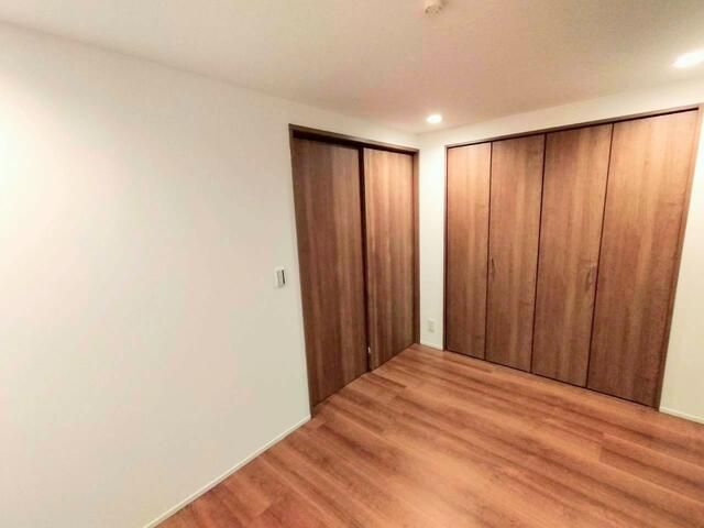 2LDK Apartment for Sale in Itabashi, Tokyo - 49.87 sqm - Thumbnail 2
