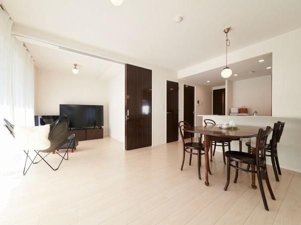4LDK Apartment for Sale in Kunitachi, Tokyo | City Terrace Kunitachi - Thumbnail 2