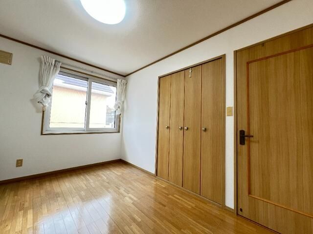 5LDK House for Sale in Sapporo's Minami Ward with Free Parking - Thumbnail 3